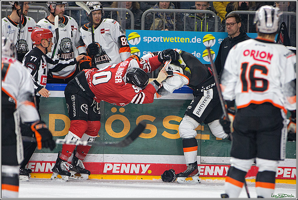 PENNY DEL; Koelner Haie- Loewen Frankfurt; Koeln, 18.12.2022